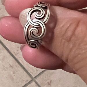 James Avery swirl ring